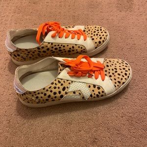 Women’s size 8 dolce fits shoes